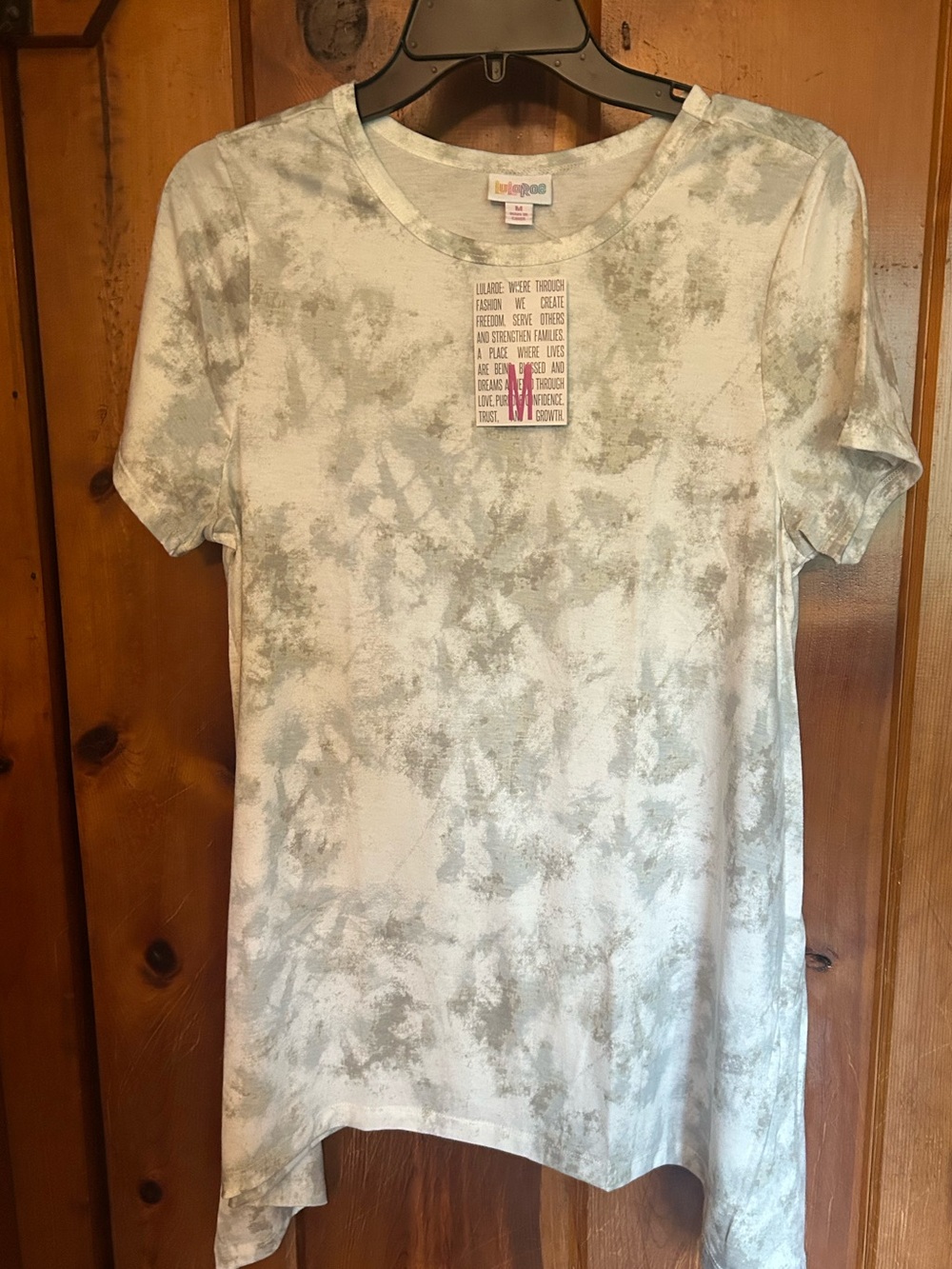 LuLaRoe White and Light Gray Tie-Dye Short Sleeve Crew Neck Top Size Medium NWT
